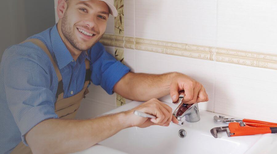 Professional clogged drains services in What Cheer, IA